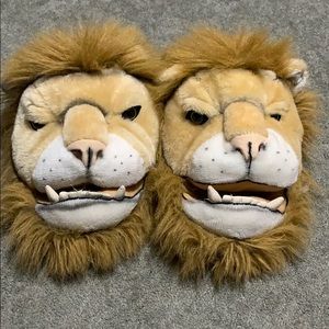 Men’s Lion slippers
